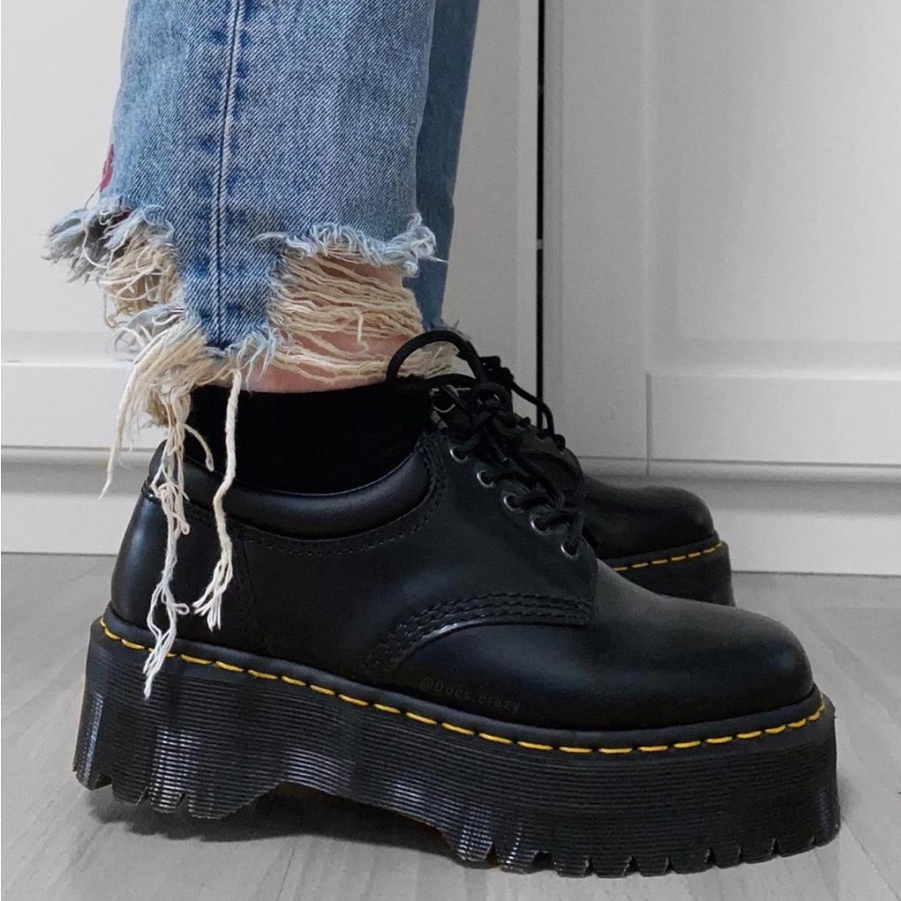 8053 LEATHER PLATFORM DOC MARTENS